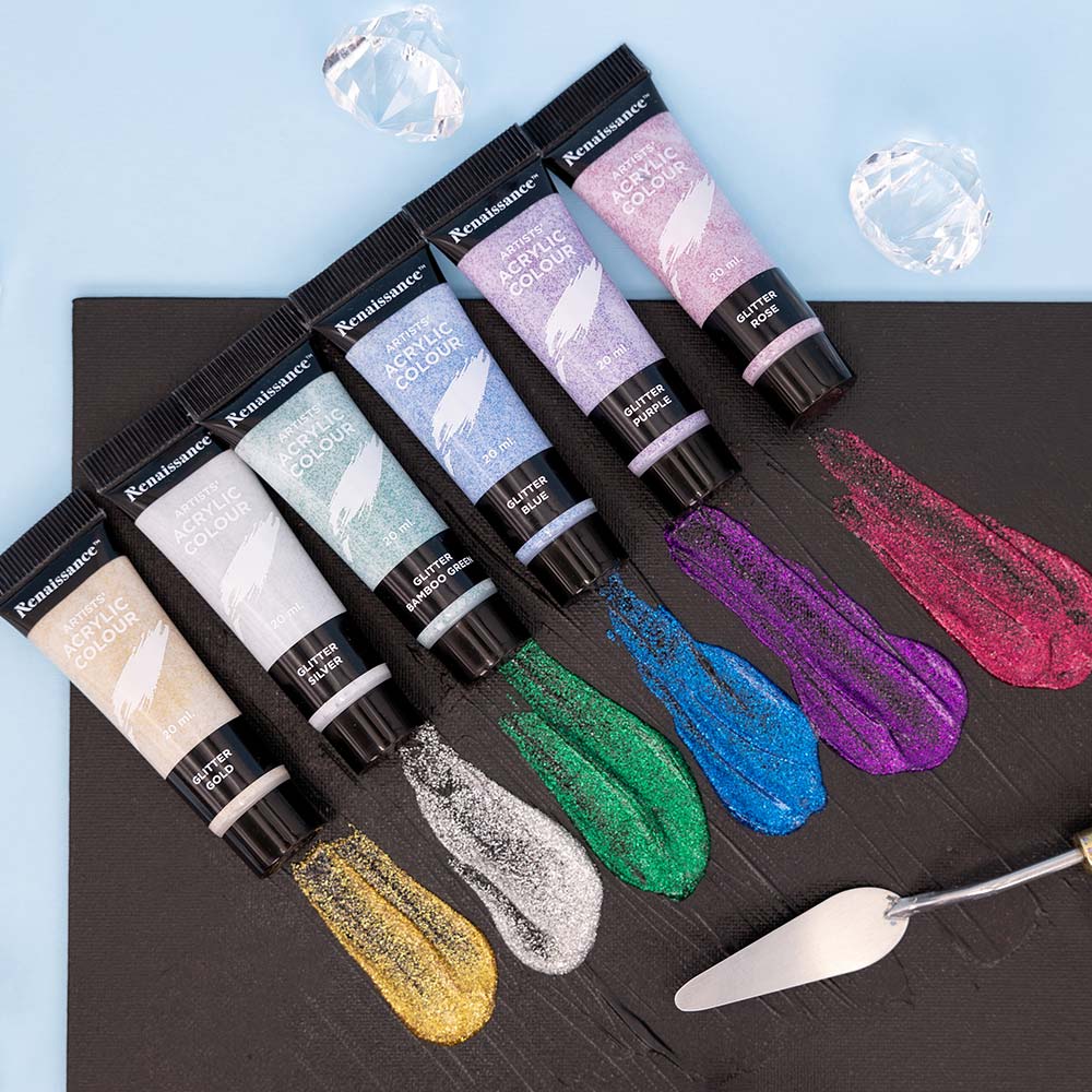 Akryylimaalisetti sisältää 6 eri sävyistä akryyliväriä: Glitter Rose, Glitter Purple, Glitter Blue, Glitter Bamboo Green, Glitter Silver, Glitter Gold.
